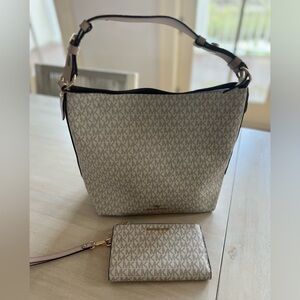 Michael Kors Shoulder Bag with Wristlet